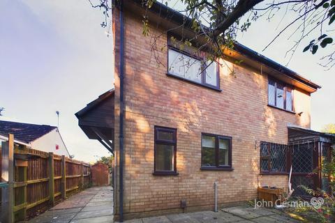 2 bedroom end of terrace house for sale, Roundhill Way, Loughborough