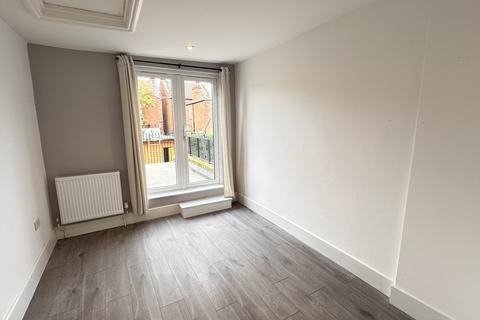 Studio to rent, Rucklidge Avenue, Willesden Junction NW10