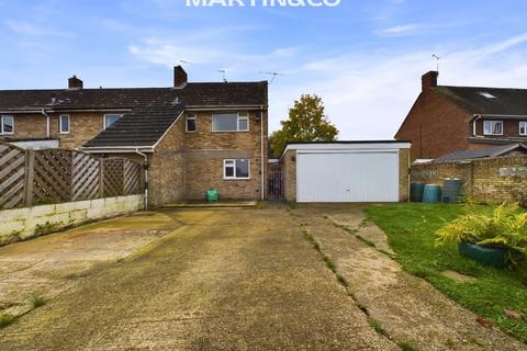 3 bedroom semi-detached house for sale, Barrett Crescent, Wokingham