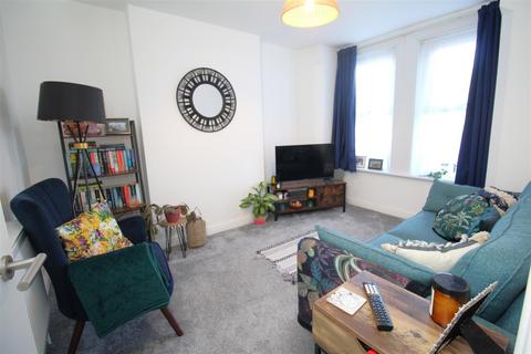 4 bedroom end of terrace house to rent, Morrison Road, Folkestone CT20