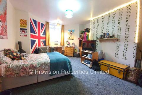 10 bedroom end of terrace house to rent, Cardigan Road, Headingley LS6