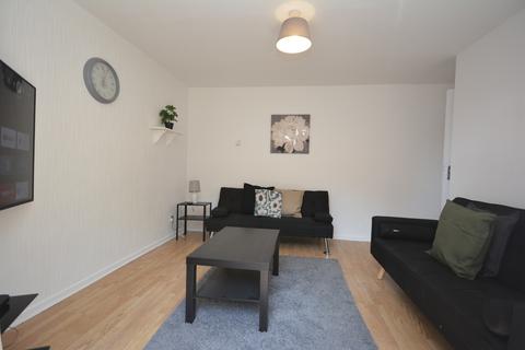 3 bedroom maisonette for sale, Bradwell Mews, London N18