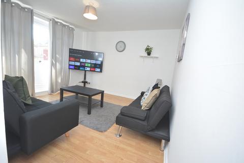 3 bedroom maisonette for sale, Bradwell Mews, London N18