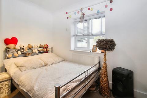 2 bedroom end of terrace house for sale, Peartree Avenue, West Drayton