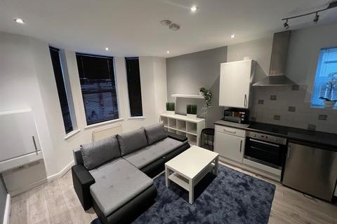 1 bedroom flat to rent, St. Swithuns Road South, Bournemouth