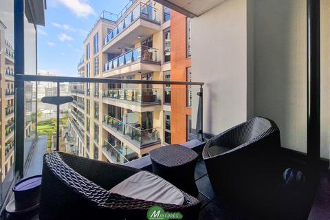 3 bedroom flat for sale, Courtyard House, London SW6