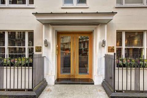 Studio to rent, 39 HILL STREET, London, W1J