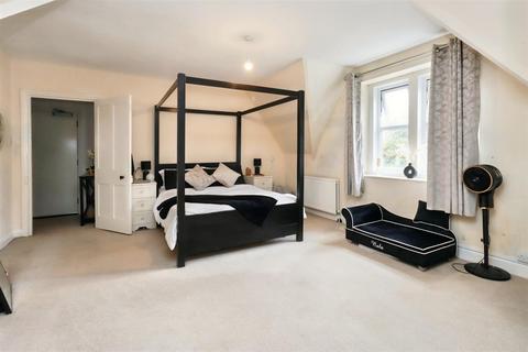 1 bedroom apartment for sale, Top floor apartment close to Hill Road, Clevedon