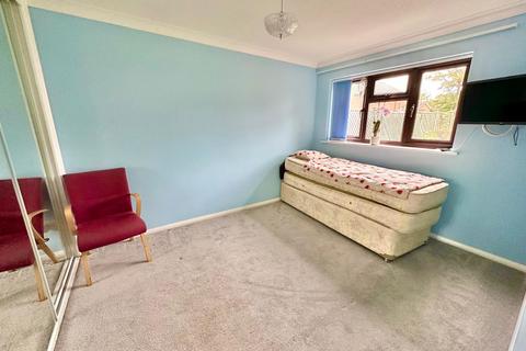 2 bedroom terraced bungalow for sale, Robert Way, Camberley GU16