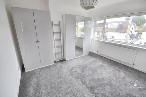 70 Broomfield, Benfleet, SS7 2SW