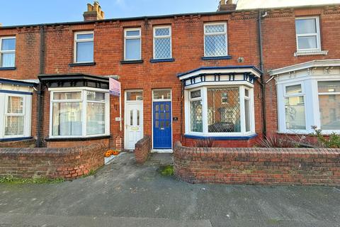 2 bedroom terraced house for sale, Milton Avenue, Scarborough YO12