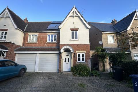 4 bedroom semi-detached house to rent, Mariners Way, Cambridge CB4