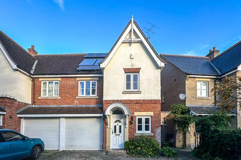 4 bedroom semi-detached house to rent, Mariners Way, Cambridge CB4