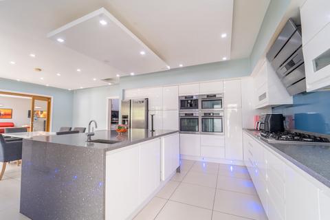 6 bedroom semi-detached house for sale, Tentelow Lane, Southall