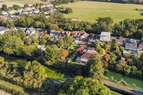 6 bedroom semi-detached house for sale, Tentelow Lane, Southall