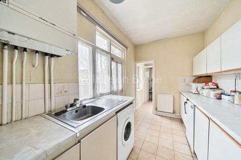 3 bedroom end of terrace house for sale, Maidstone Road, Bounds Green N11