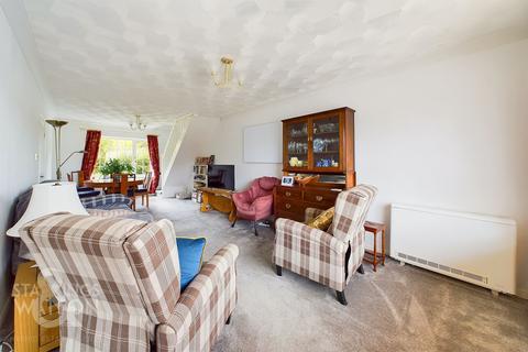 4 bedroom property for sale, Church Close, Cantley, Norwich