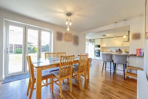 6 Welney Gardens, Pendeford, Wolverhampton, WV9 5RY