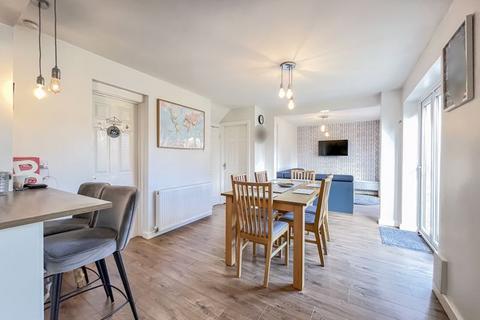 6 Welney Gardens, Pendeford, Wolverhampton, WV9 5RY