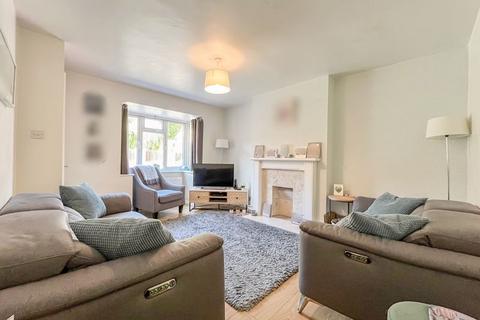 6 Welney Gardens, Pendeford, Wolverhampton, WV9 5RY