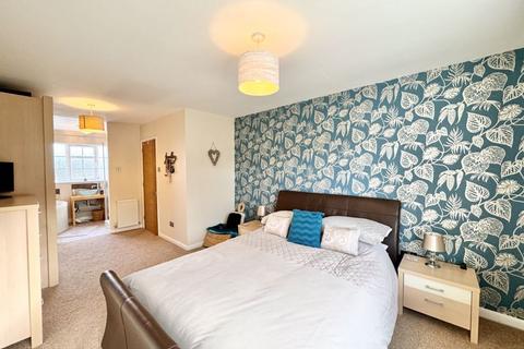 23 Bradgate Drive, Sutton Coldfield, B74 4XG