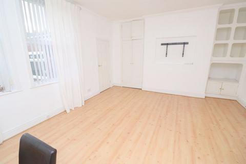 2 bedroom apartment to rent, Collingwood Terrace, Dunston