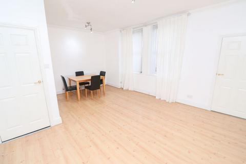 2 bedroom apartment to rent, Collingwood Terrace, Dunston