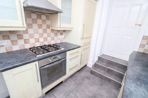 2 bedroom apartment to rent, Collingwood Terrace, Dunston