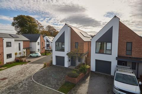 3 bedroom detached house for sale, The Green, Exeter