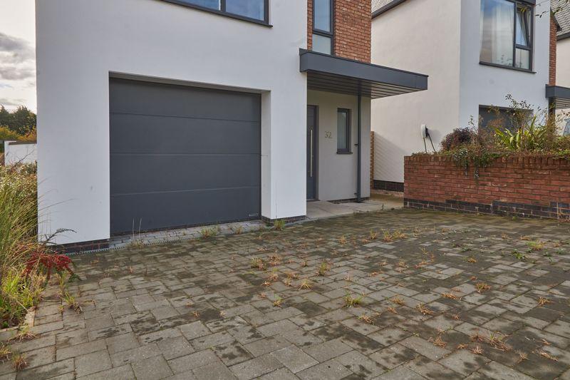 Garage & Driveway