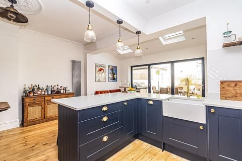 4 bedroom terraced house for sale, Aston Road, Southsea