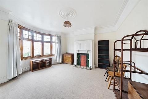 39 Dagmar Avenue, Wembley, HA9 8DG