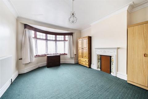 39 Dagmar Avenue, Wembley, HA9 8DG