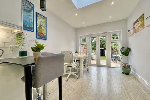 48 Common Road, Claygate, Esher, KT10 0HJ