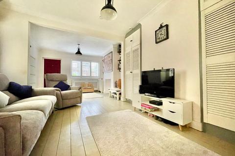 48 Common Road, Claygate, Esher, KT10 0HJ