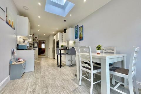 48 Common Road, Claygate, Esher, KT10 0HJ