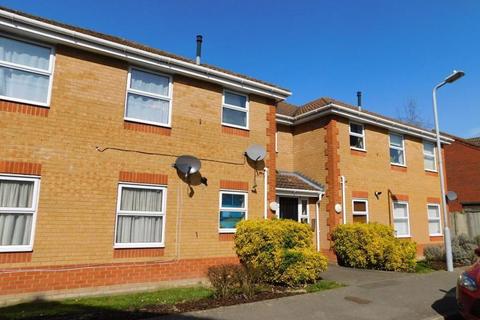 2 bedroom apartment to rent, Blunden Drive, Slough