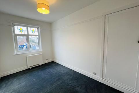 1 bedroom apartment to rent, Queens Road, Southport PR9