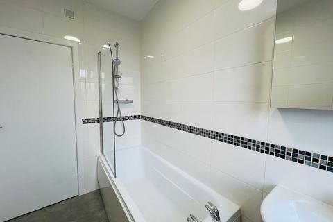 1 bedroom apartment to rent, Queens Road, Southport PR9