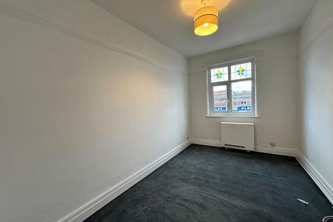 1 bedroom apartment to rent, Queens Road, Southport PR9