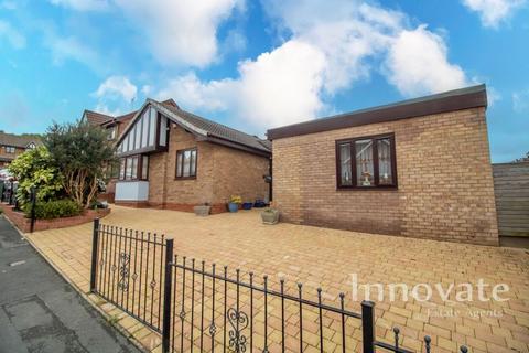 4 bedroom detached house for sale, Rough Hill Drive, Rowley Regis B65