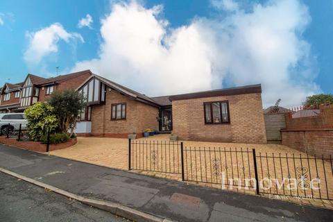 4 bedroom detached house for sale, Rough Hill Drive, Rowley Regis B65