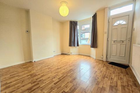 2 bedroom terraced house to rent, Oxford Street, Rugby CV21