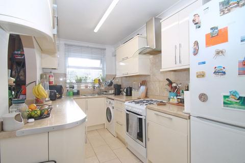 2 bedroom property for sale, Portland Crescent, Greenford