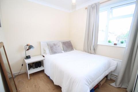 2 bedroom property for sale, Portland Crescent, Greenford