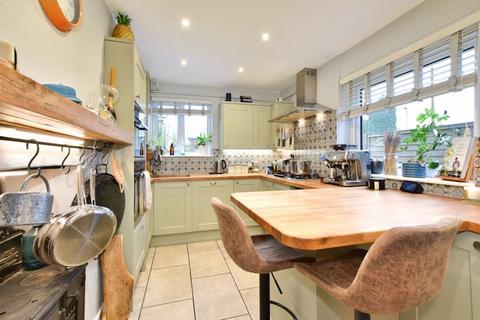 3 bedroom terraced house for sale, Bellingdon Road, Chesham