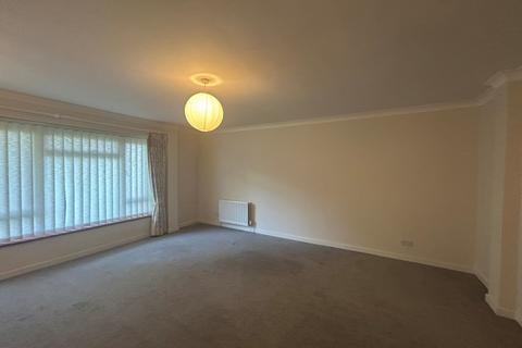 2 bedroom apartment to rent, Marlborough Gardens, Lovelace Road