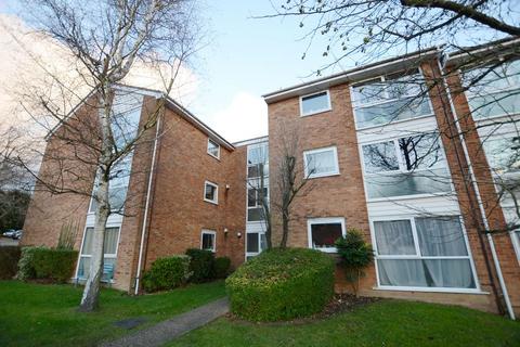 2 bedroom flat to rent, Hale Court, Farnham