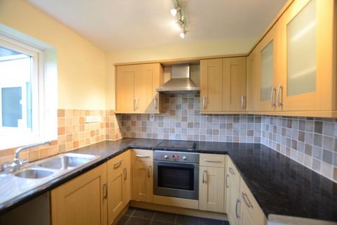 2 bedroom flat to rent, Hale Court, Farnham