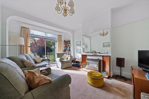 16 Barrow Hedges Way, Carshalton, SM5 3LL